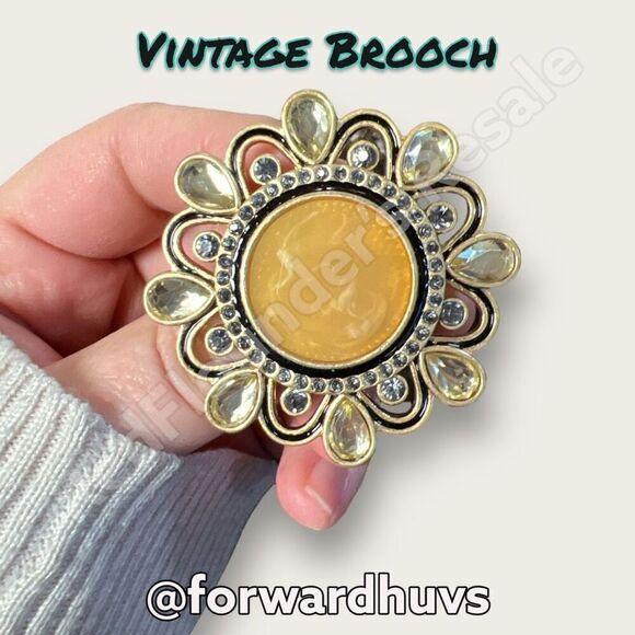 Vintage Gold Tone Lia Sophia Brooch - Picture 6 of 7